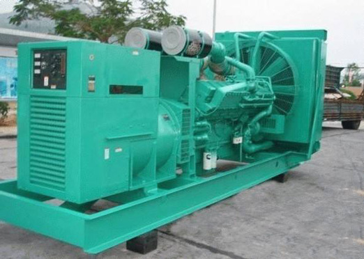 威宁75kw康明斯柴油发电车出租